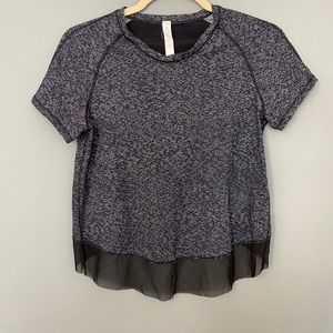 Lululemon Swingback Black and White Top Size 4